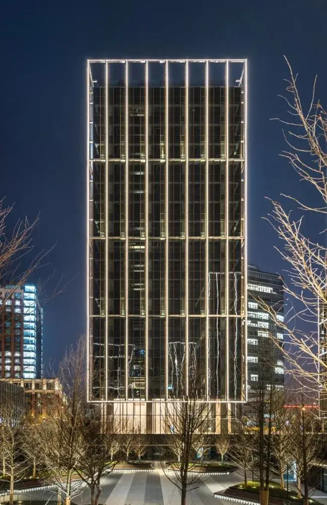 Embankment Square-4