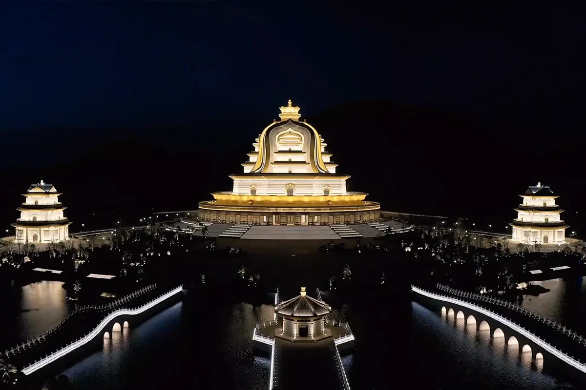 Municipal plaza lighting design support with public space calculation