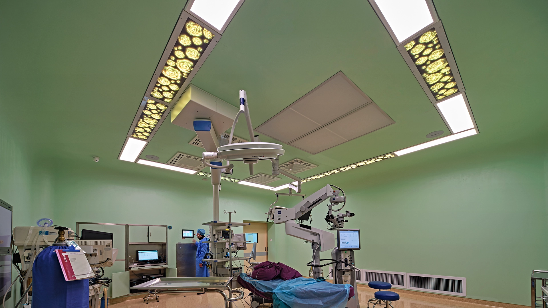 Specialty & Commercial Lighting